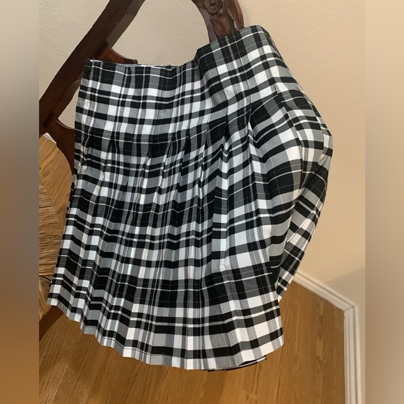 NWOT Black & White Skater Skirt Size XXL - Picture 6 of 7